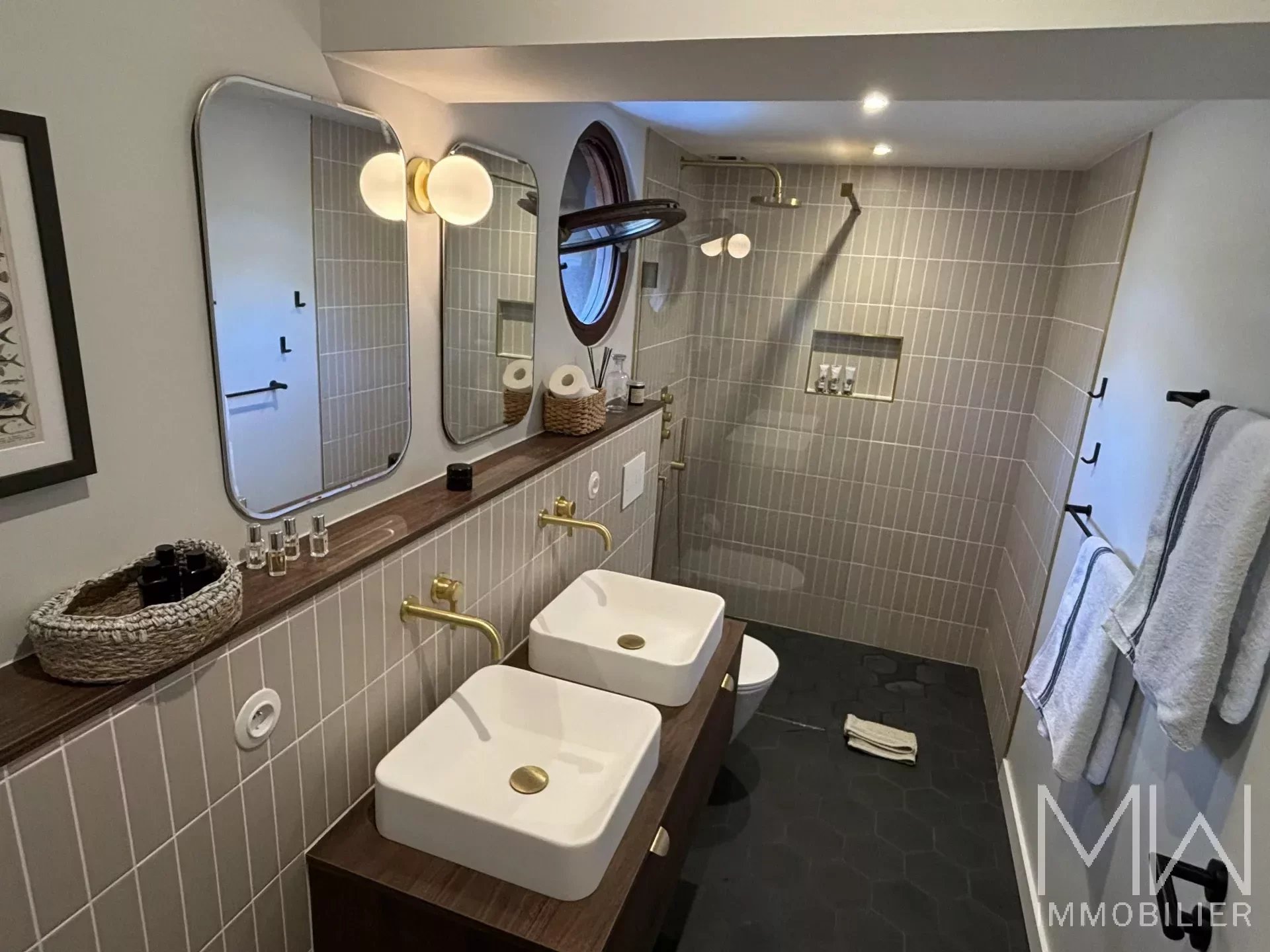 PLEASANT WOODEN VILLA WITH SWIMMING POOL – CAP FERRET – SLEEPS 10