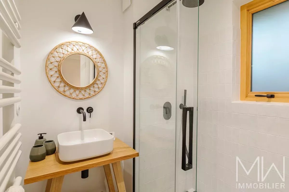 WOODEN VILLA WITH POOL – PETIT PIQUEY – SLEEPS 12