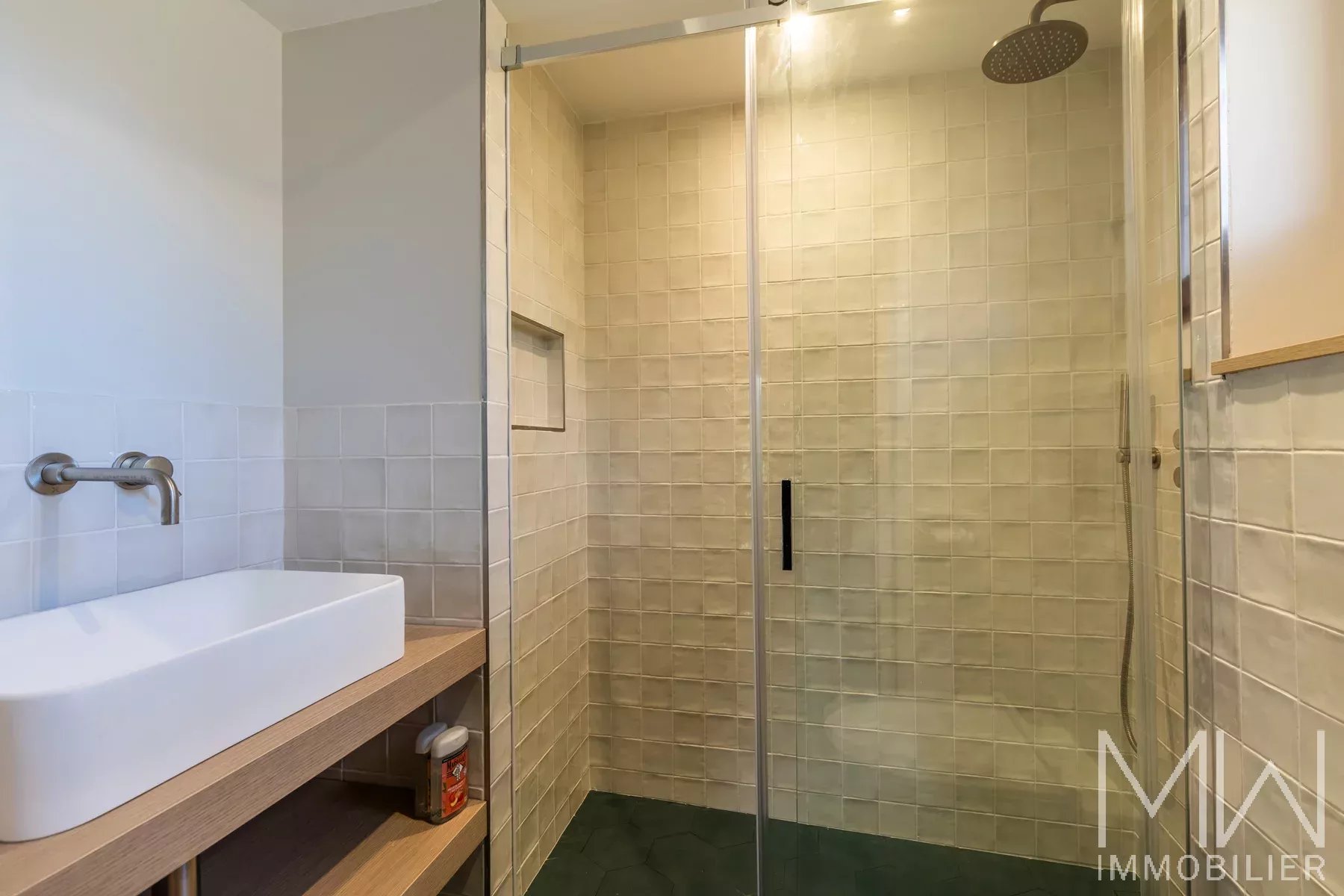 PLEASANT WOODEN VILLA WITH SWIMMING POOL – CAP FERRET – SLEEPS 10