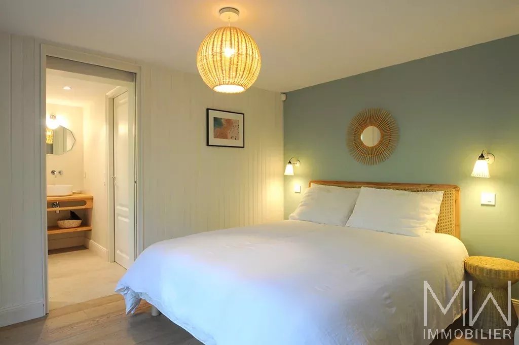 BEAUTIFUL VILLA WOOD AT THE POINTE DU CAP FERRET – SLEEPS 14