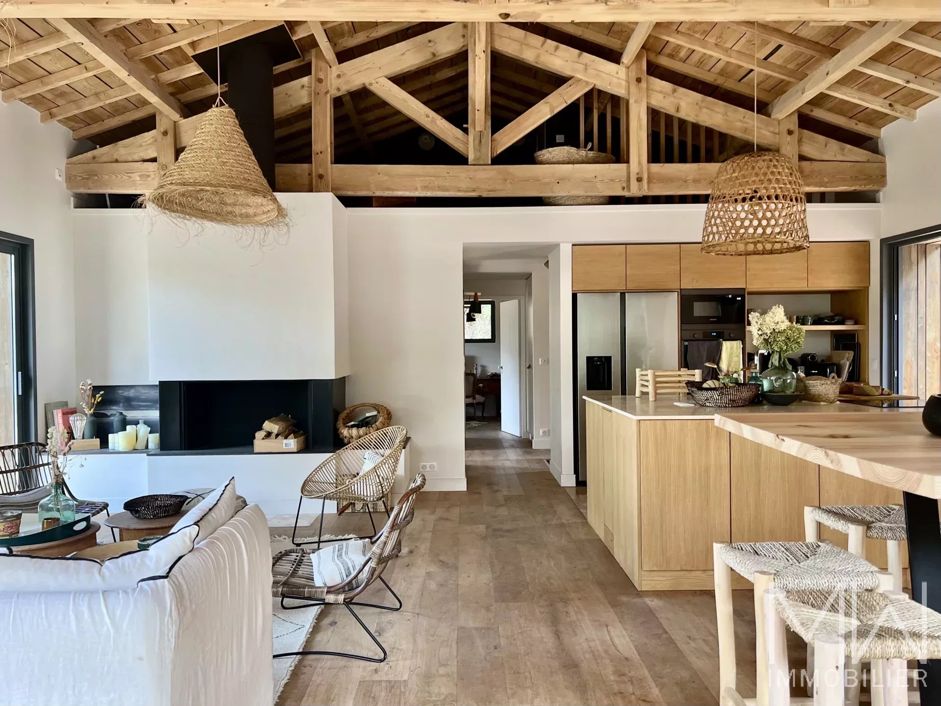 BEAUTIFUL WOODEN VILLA IN THE HEART OF CAP FERRET – SLEEPS 14