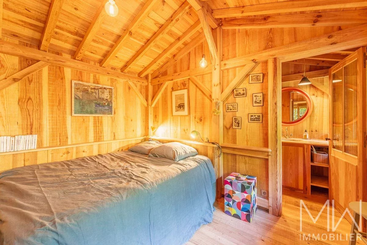 SEASONAL RENTAL CAP FERRET CENTER – SLEEPS 8