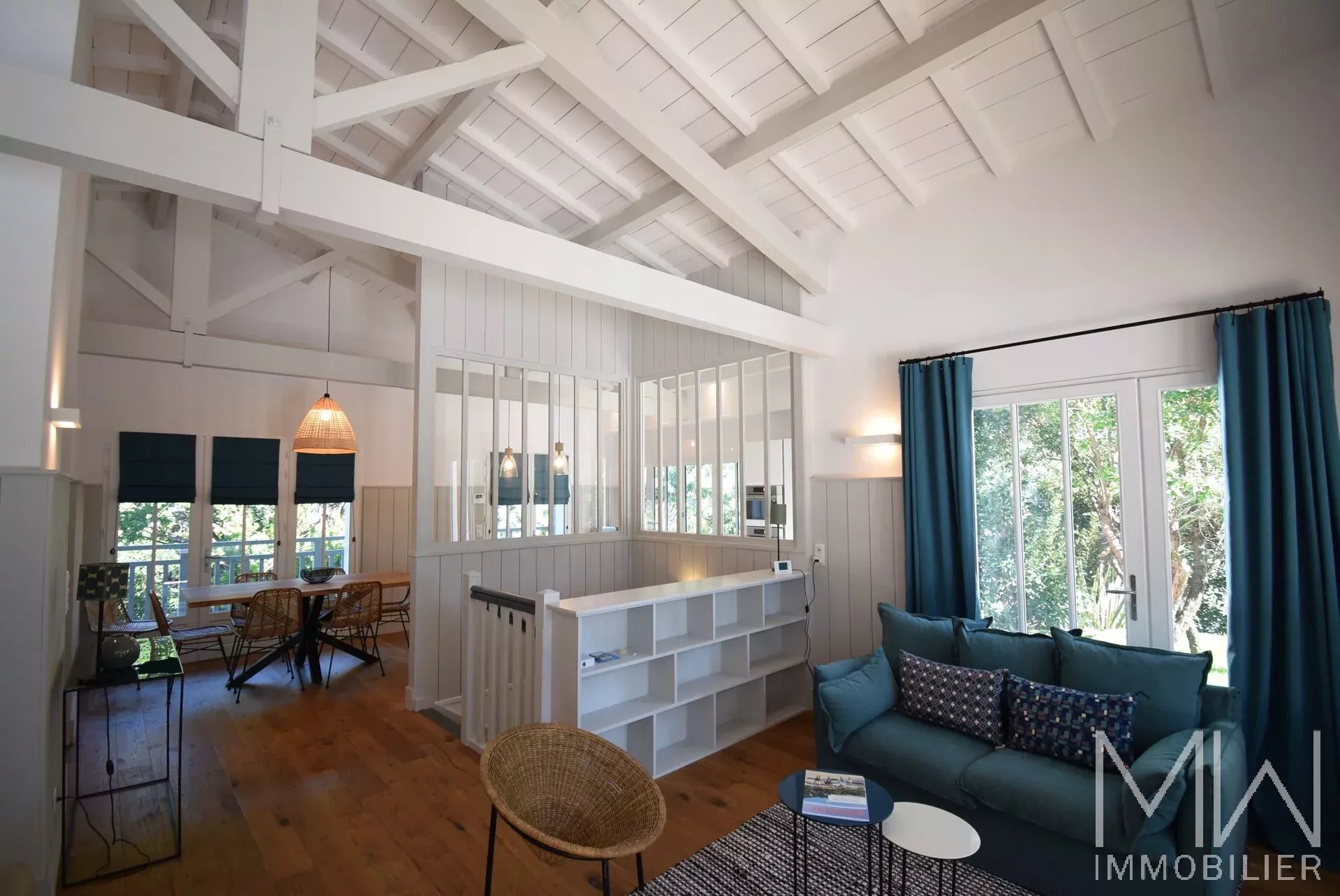 PRETTY WOODEN VILLA IN THE HEART OF CAP FERRET – SLEEPS 8