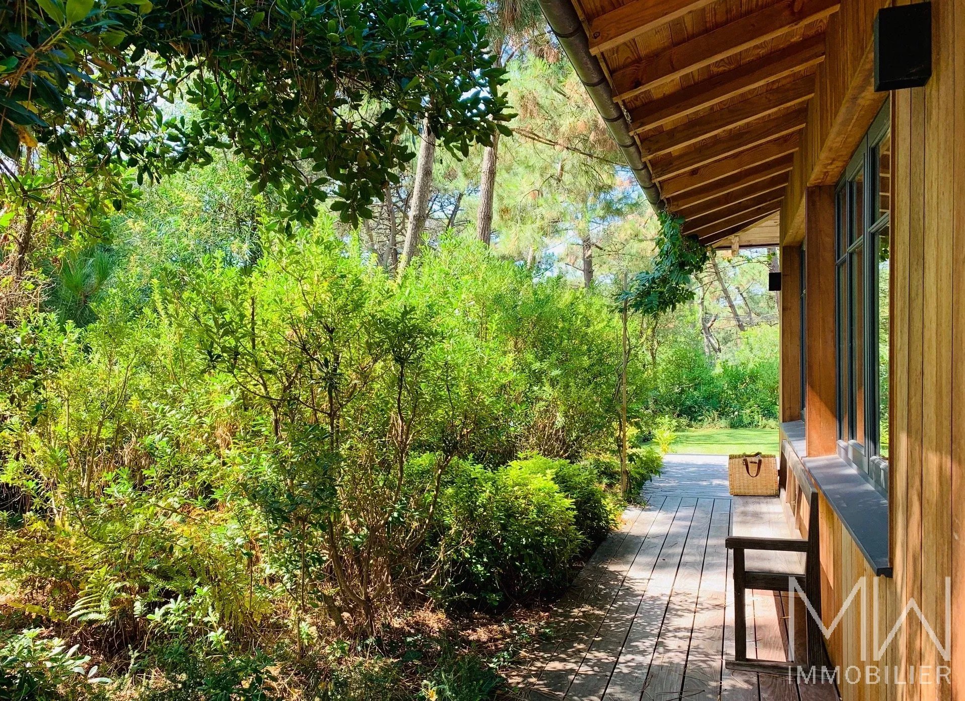 LUXURY VILLA FRONT BEACH – LA VIGNE – SLEEPS 8