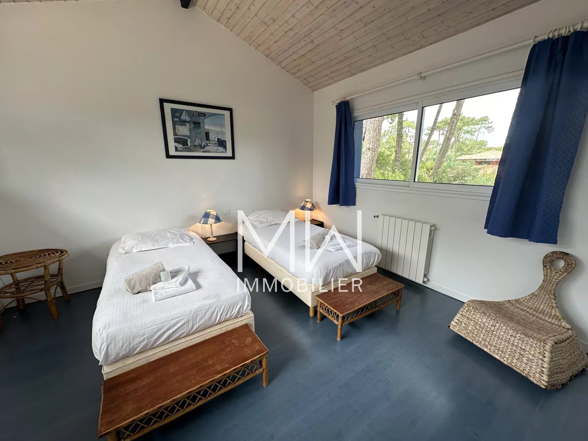 PLEASANT VILLA WITH POOL IN THE HEART OF THE VILLAGE – CAP FERRET – SLEEPS 8