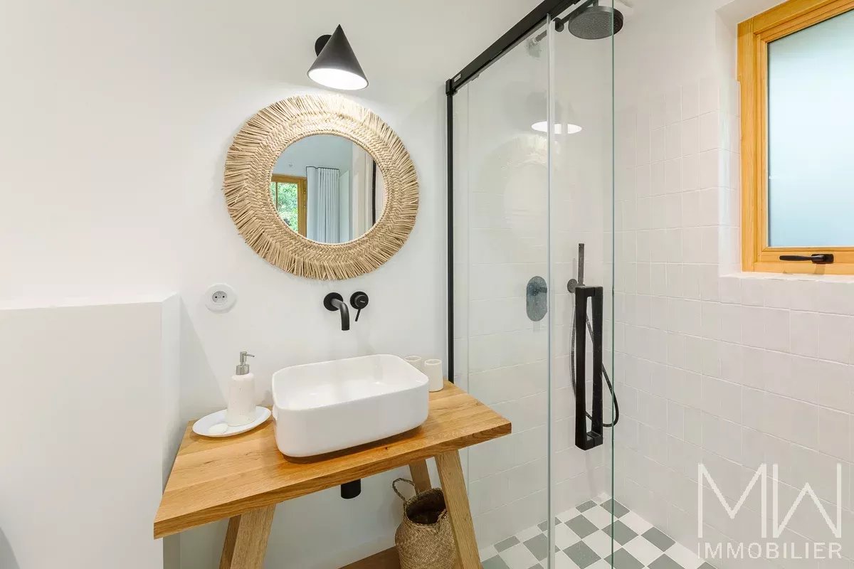 WOODEN VILLA WITH POOL – PETIT PIQUEY – SLEEPS 12