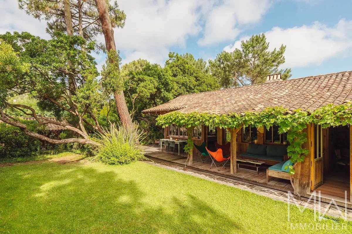 SEASONAL RENTAL CAP FERRET CENTER – SLEEPS 8