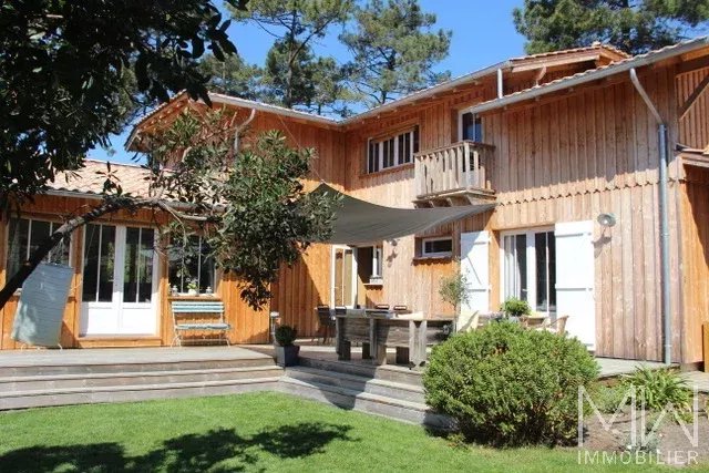 CHARMING VILLA BOIS – PETIT PIQUEY – SLEEPS 8