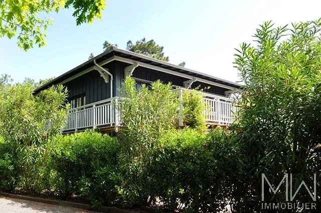 BEAUTIFUL VILLA WOOD AT THE POINTE DU CAP FERRET – SLEEPS 14