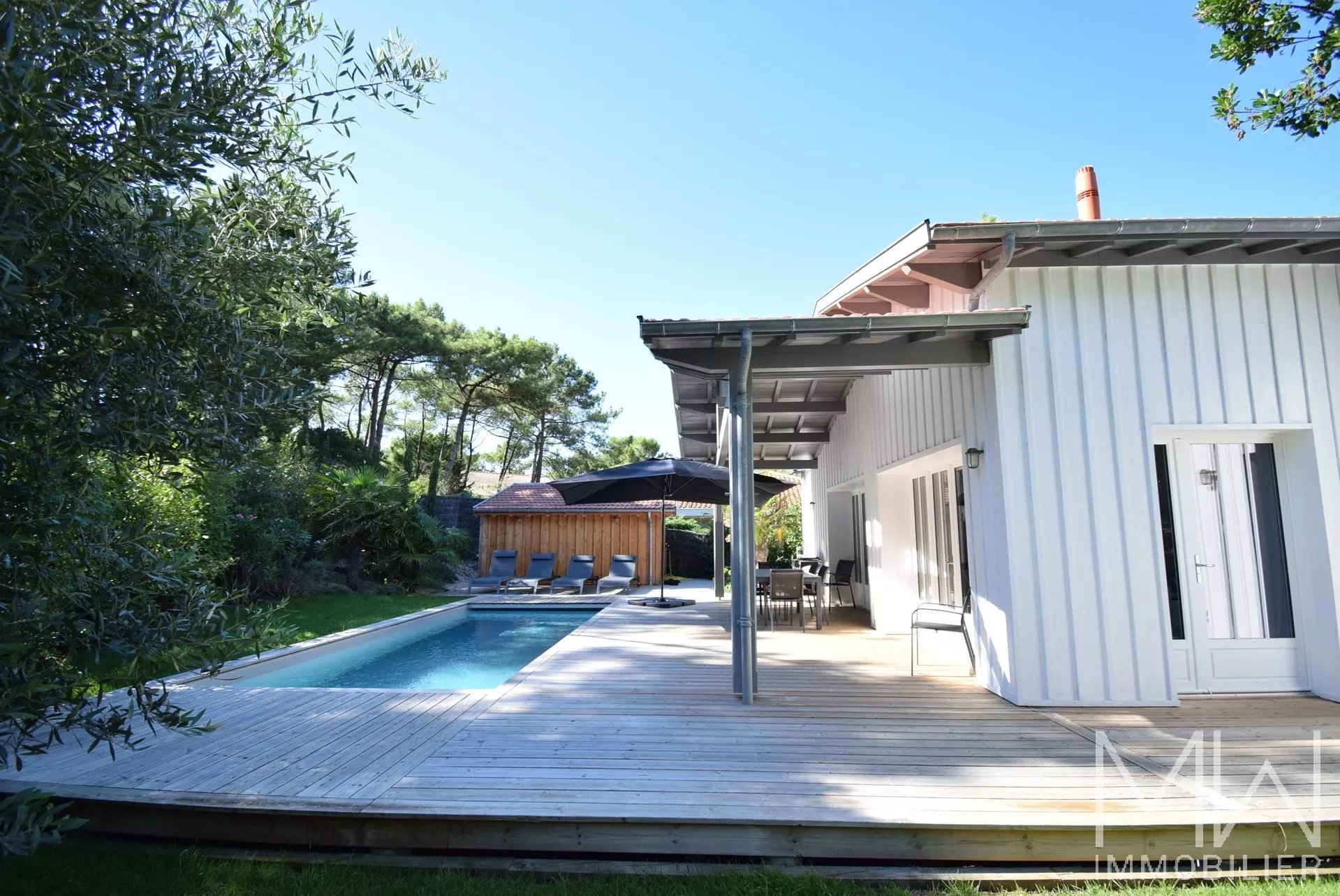 PRETTY WOODEN VILLA IN THE HEART OF CAP FERRET – SLEEPS 8