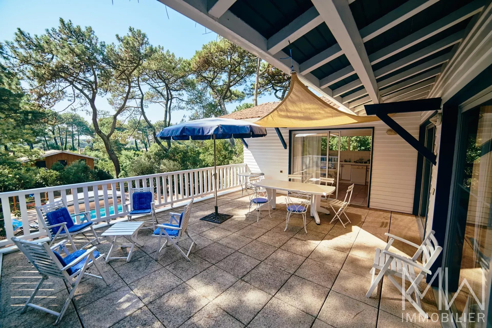 PLEASANT VILLA WITH POOL IN THE HEART OF THE VILLAGE – CAP FERRET – SLEEPS 8