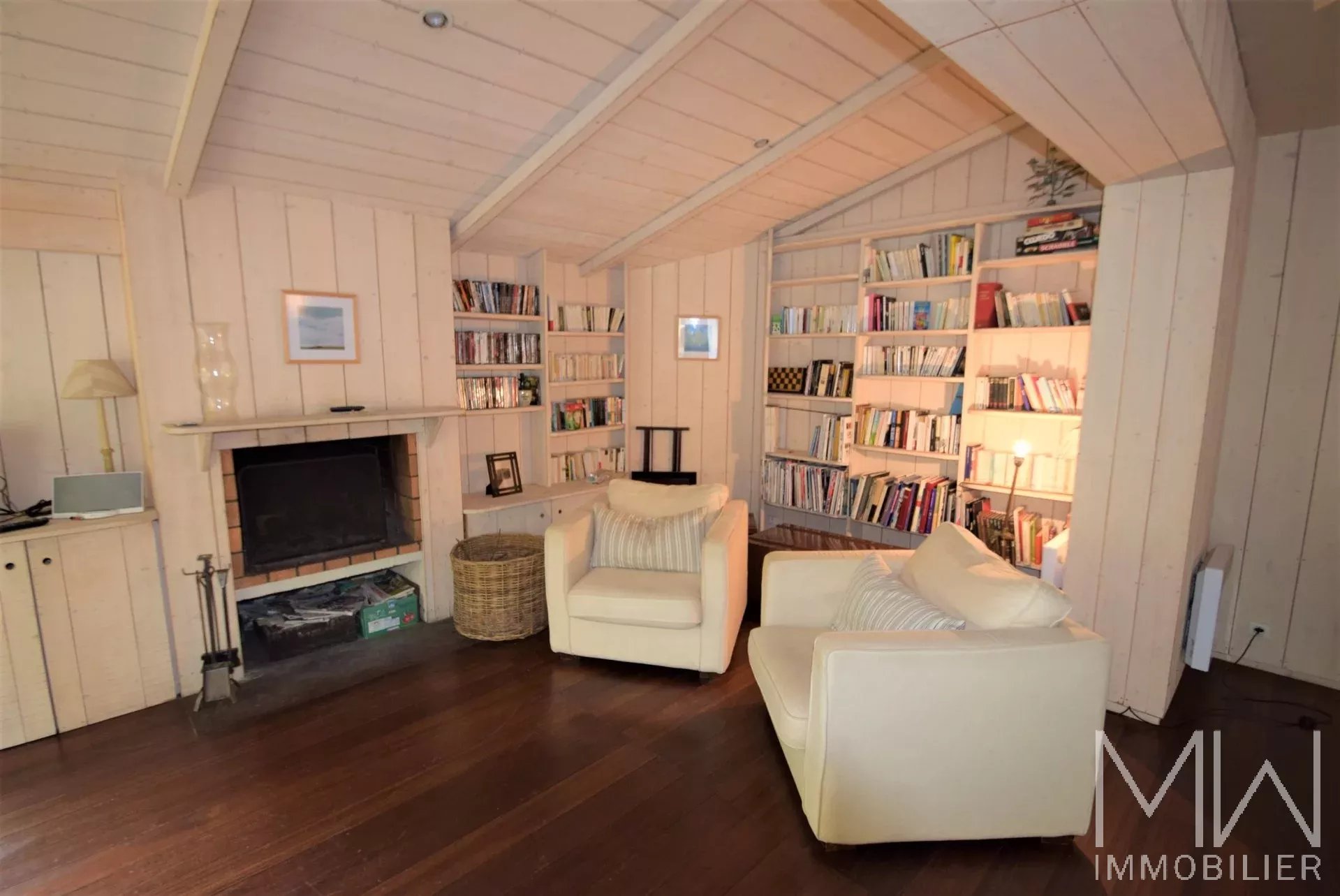 HOLIDAY RENTALS – LA VIGNE – SLEEPS 6