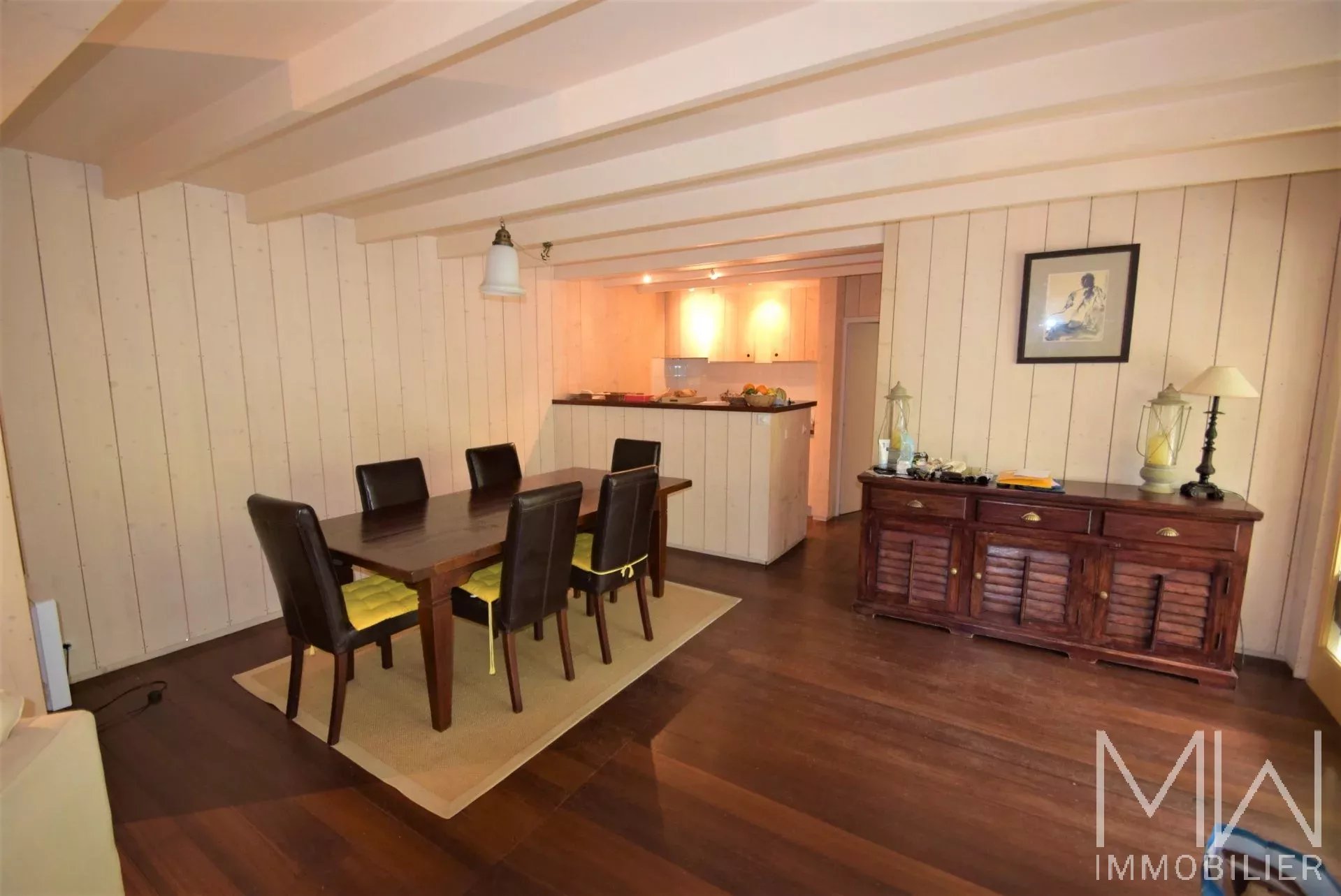 HOLIDAY RENTALS – LA VIGNE – SLEEPS 6