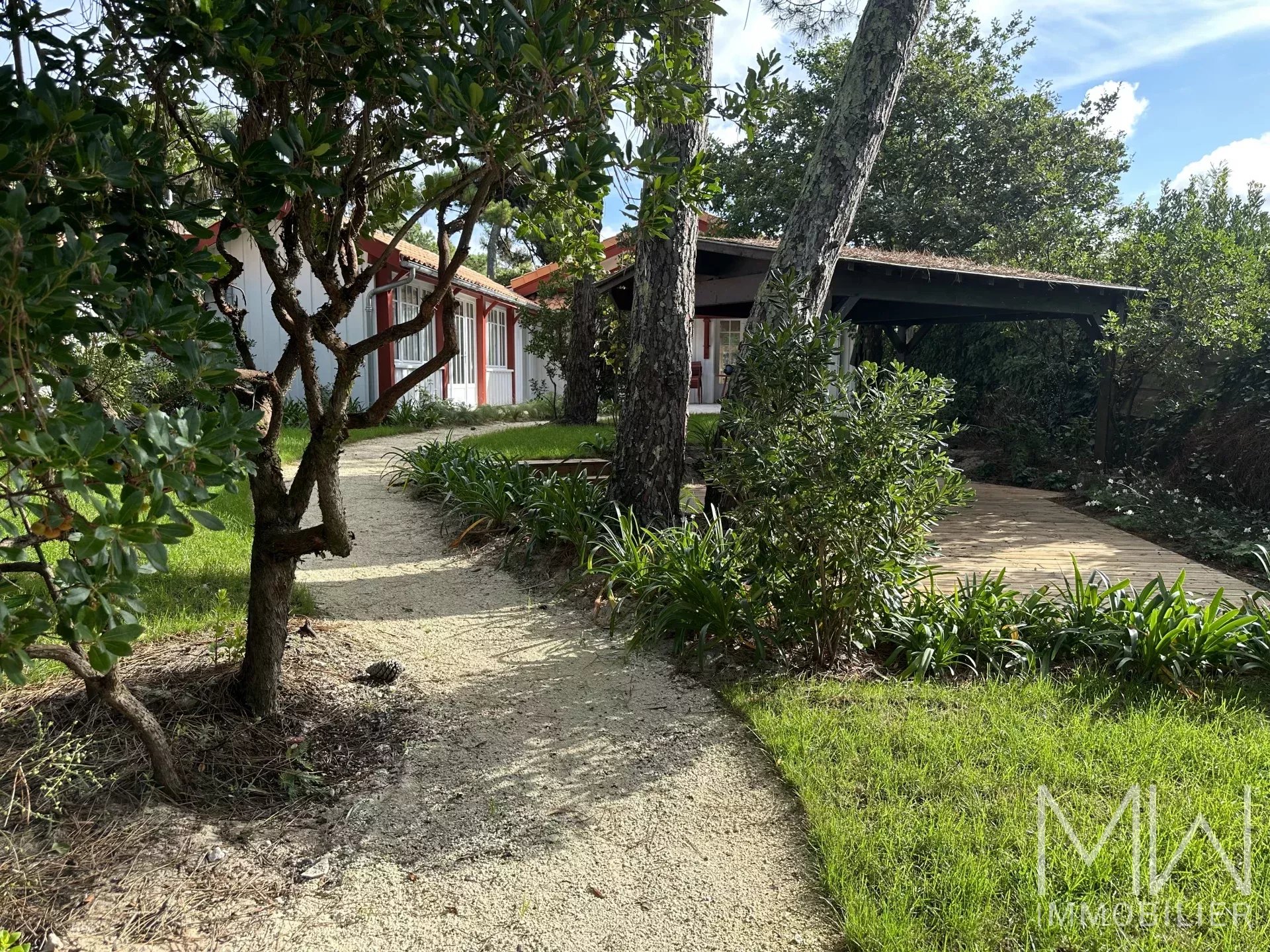 PRETTY VILLA IN THE HEART OF CAP FERRET – SLEEPS 6