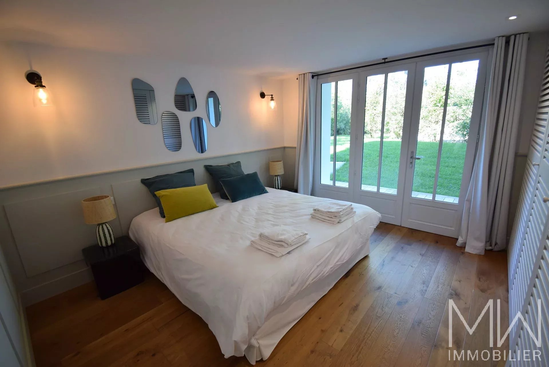 PRETTY WOODEN VILLA IN THE HEART OF CAP FERRET – SLEEPS 8