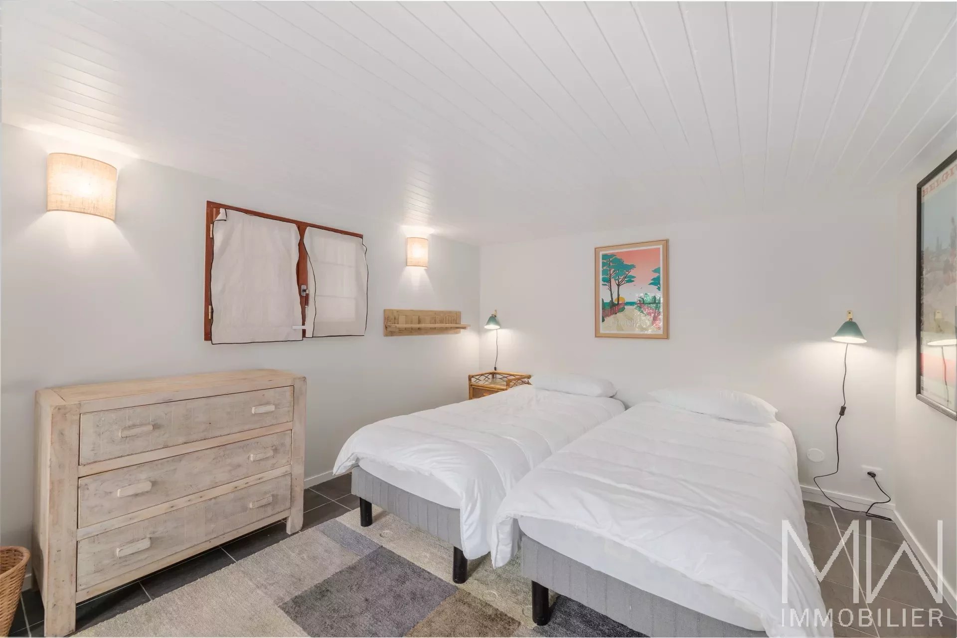 PLEASANT WOODEN VILLA WITH SWIMMING POOL – CAP FERRET – SLEEPS 10