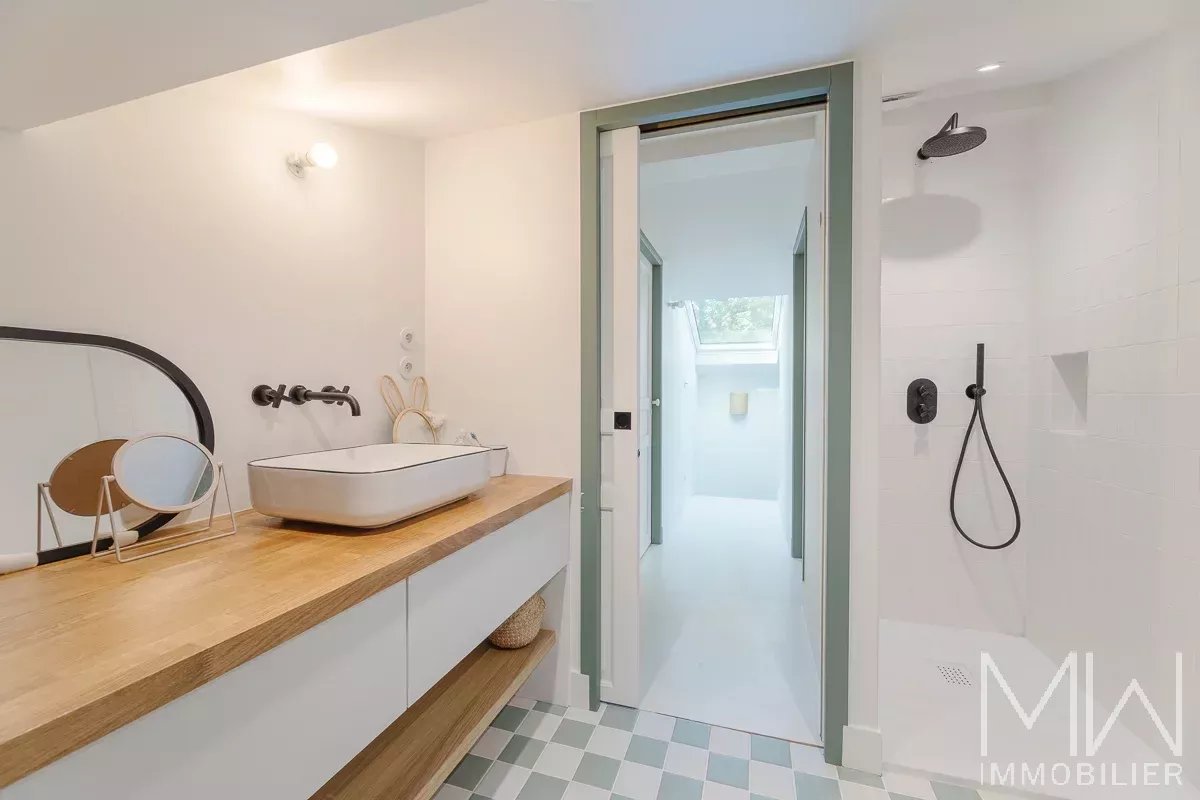 WOODEN VILLA WITH POOL – PETIT PIQUEY – SLEEPS 12