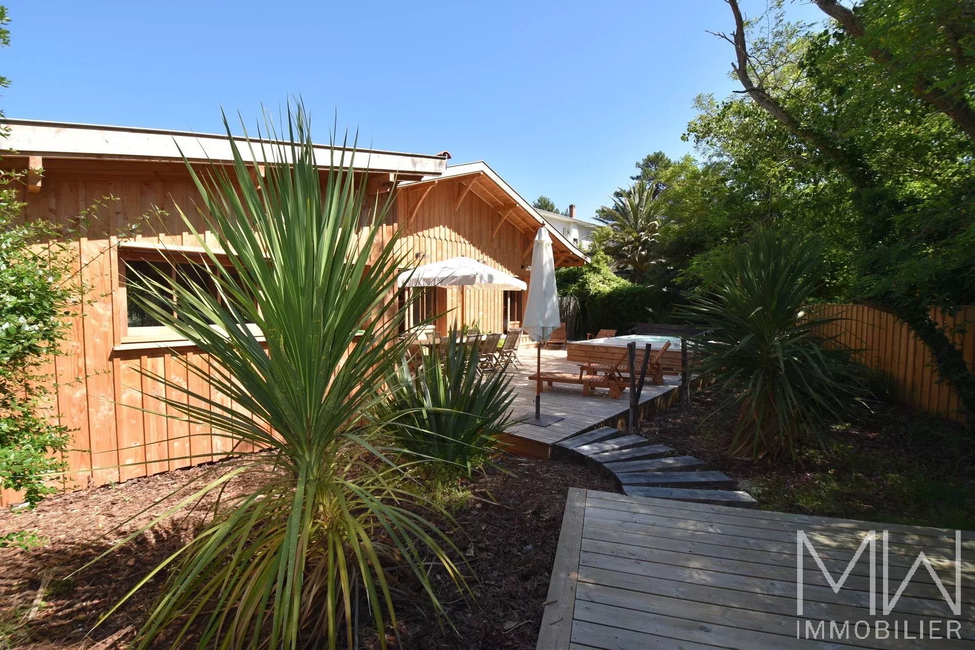 CHARMING VILLA CLOSE TO THE OCEAN – CAP FERRET – SLEEPS 10