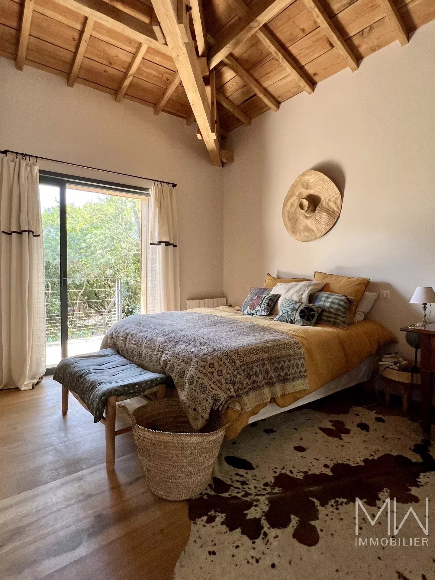 BEAUTIFUL WOODEN VILLA IN THE HEART OF CAP FERRET – SLEEPS 14