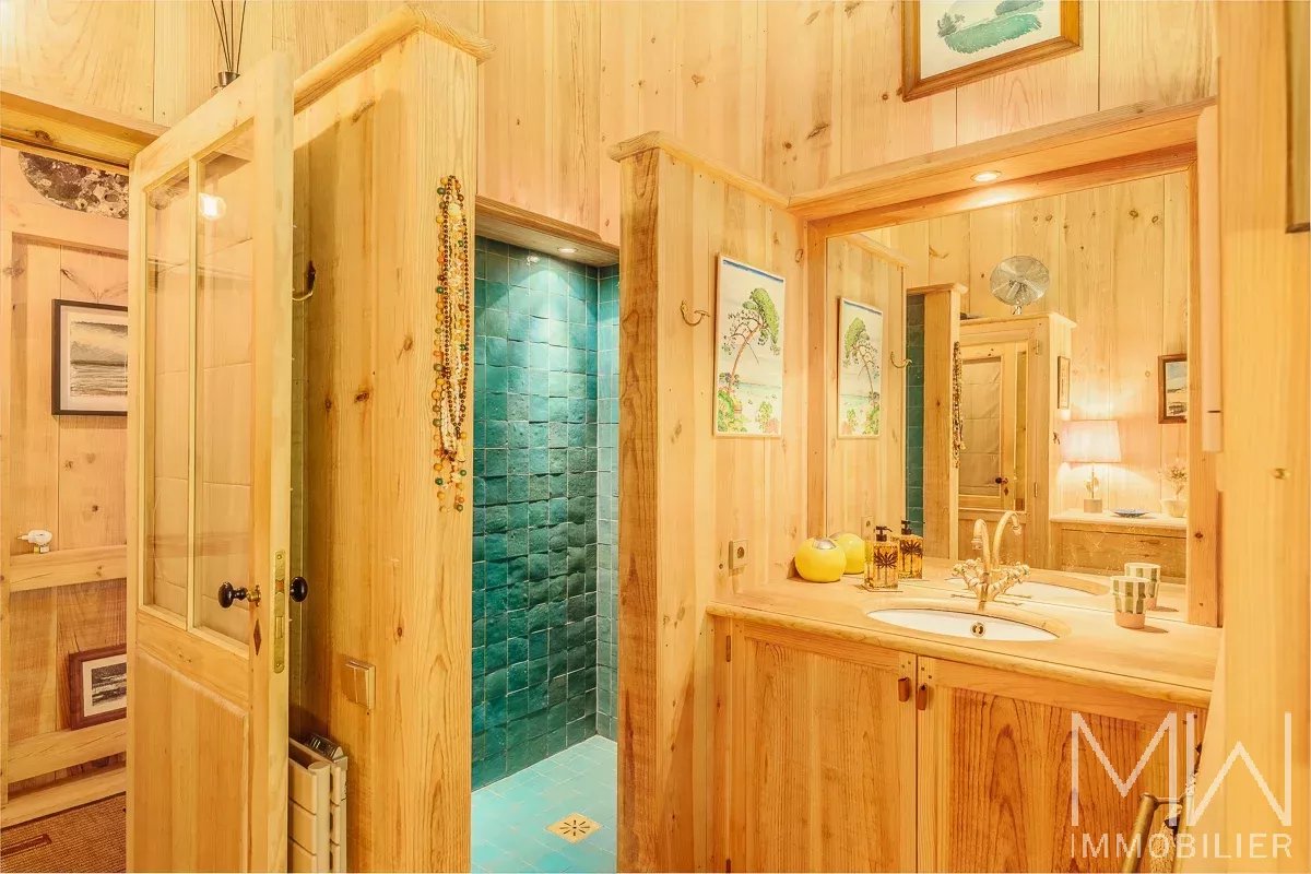 SEASONAL RENTAL CAP FERRET CENTER – SLEEPS 8