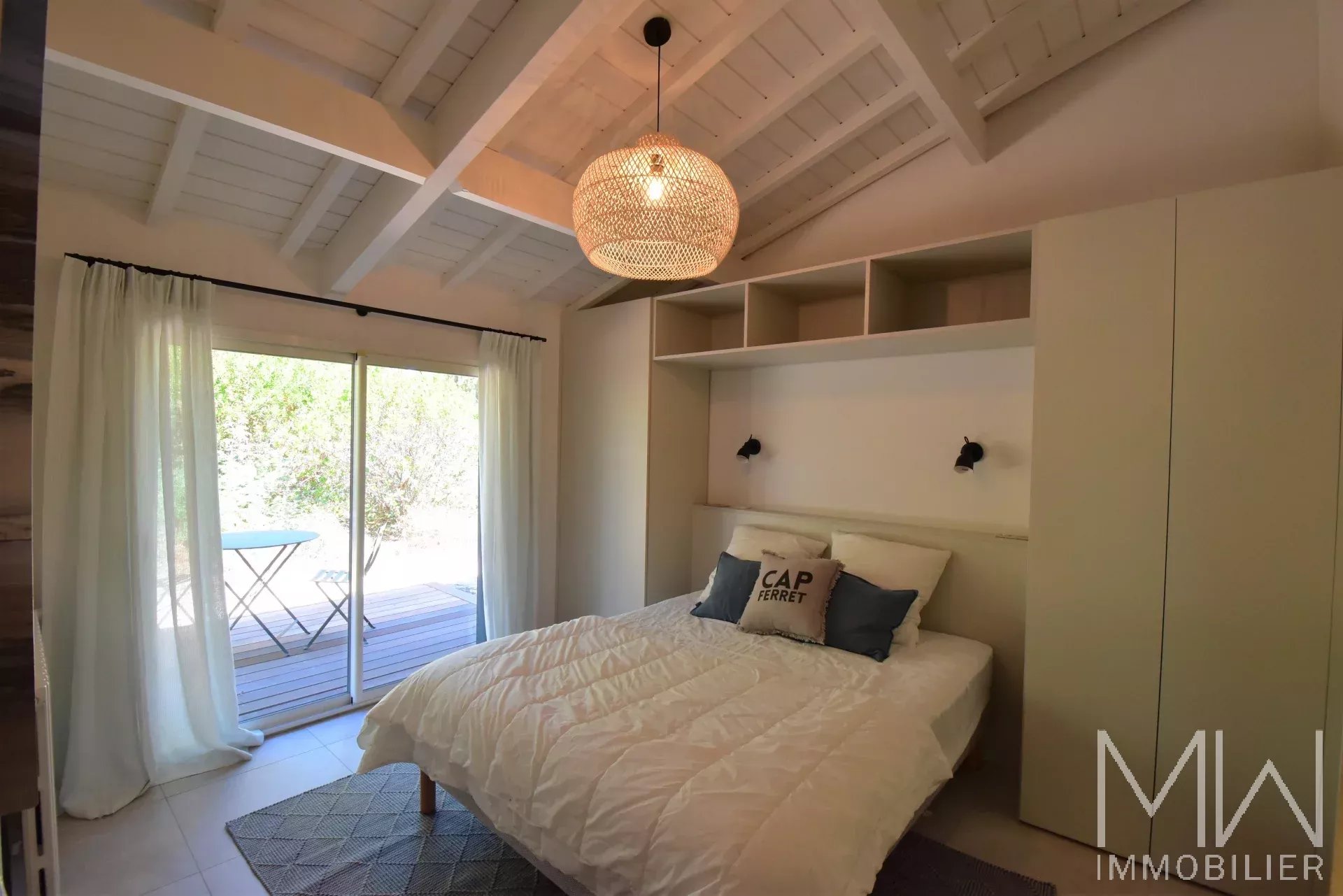 VERY PLEASANT VILLA WITH SWIMMING POOL – PLAGE DES AMERICAINS – SLEEPS 8