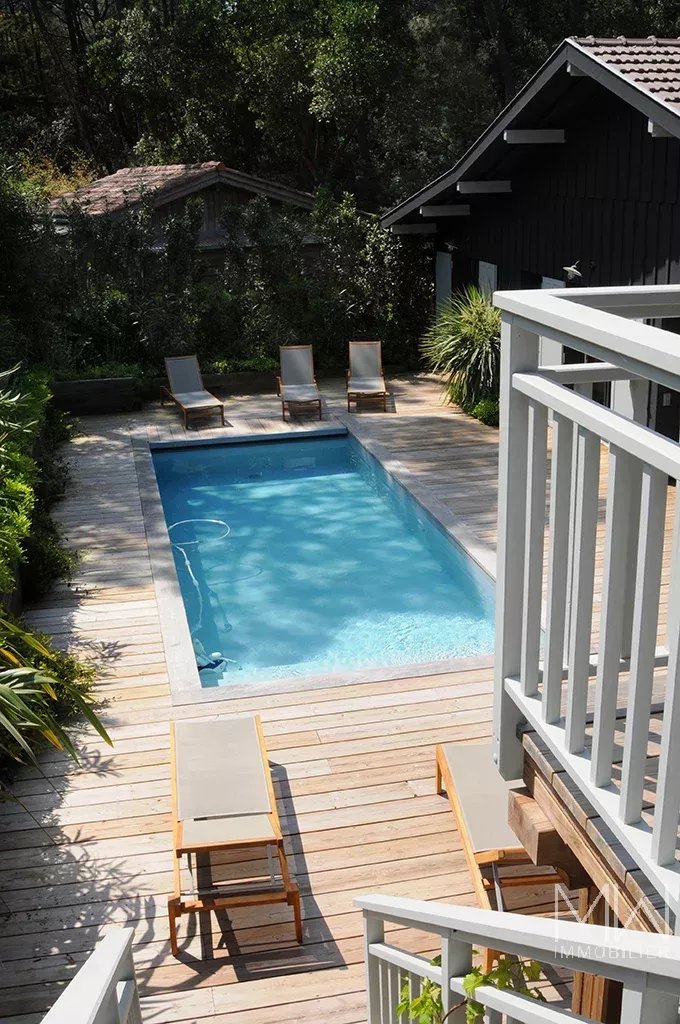 BEAUTIFUL VILLA WOOD AT THE POINTE DU CAP FERRET – SLEEPS 14