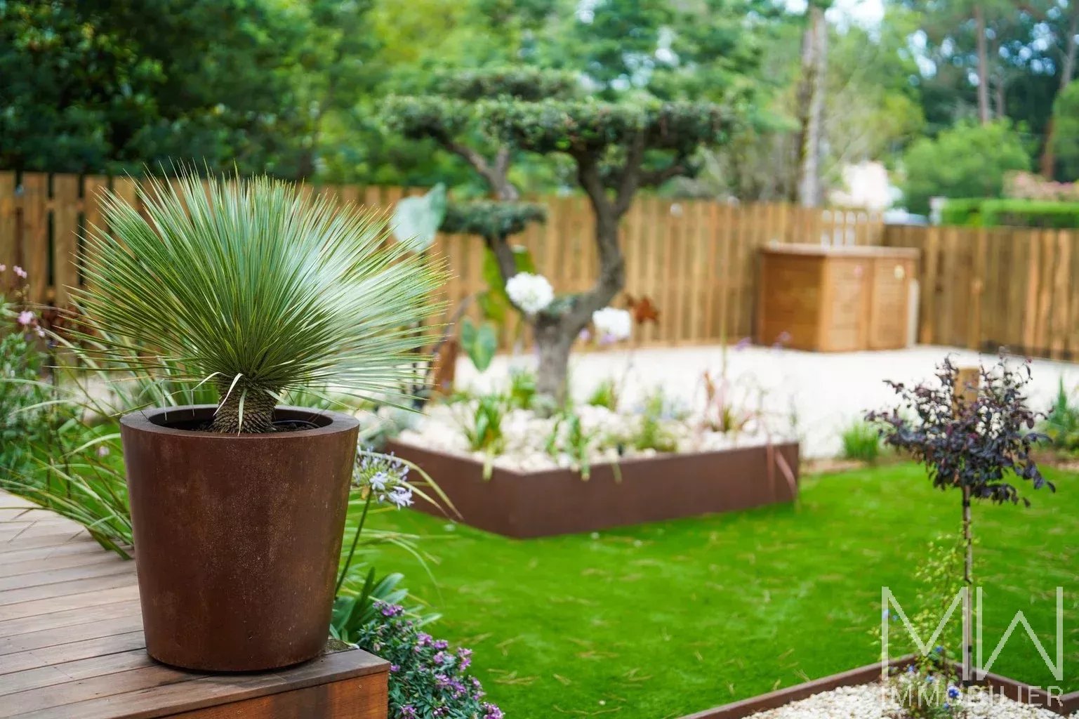 BEAUTIFUL HOUSE WITH POOL – PETIT PIQUEY – SLEEPS 12