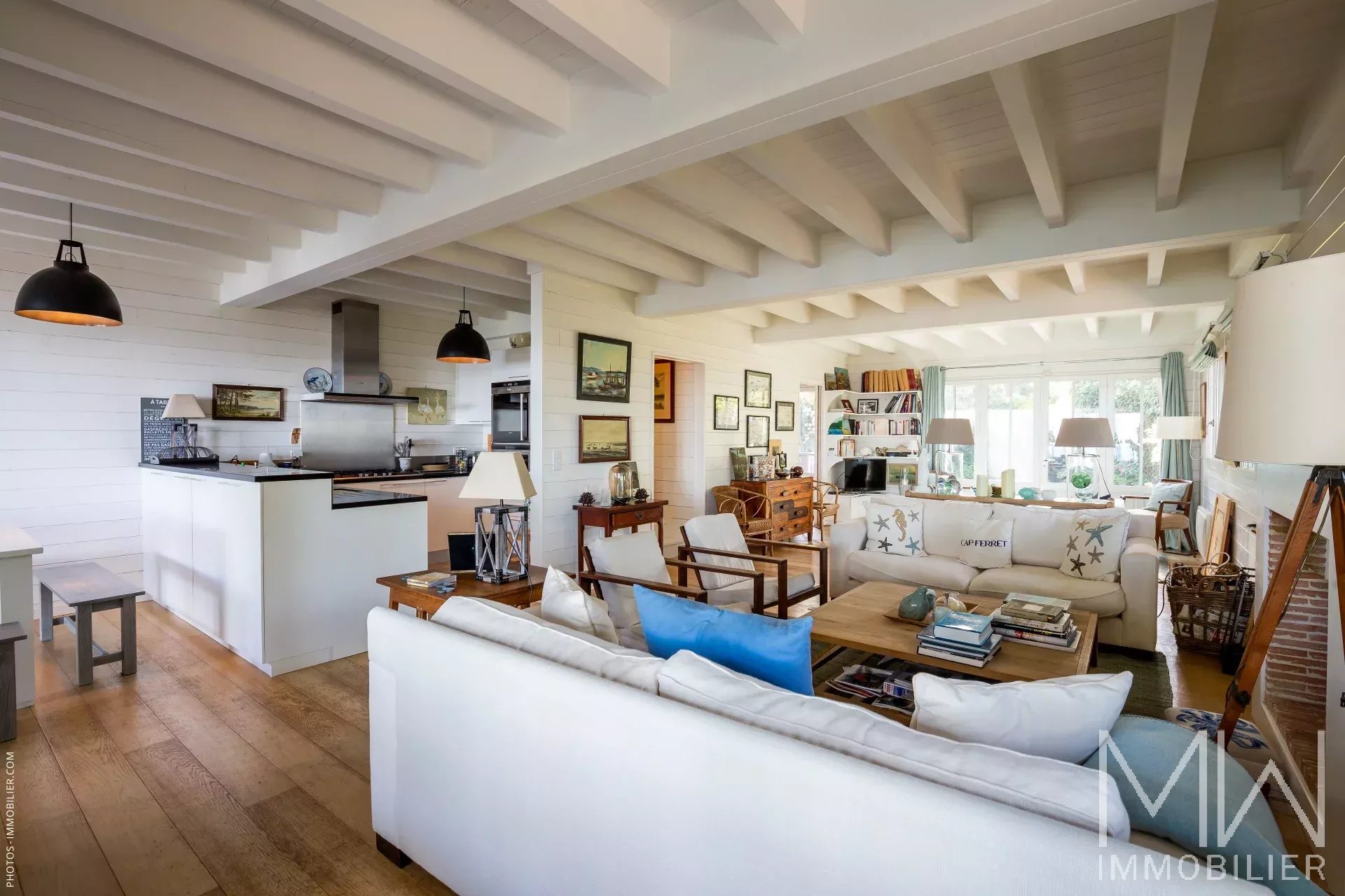 VILLA FOR RENT IN THE FIRST LINE OF ARCACHON BAY – SLEEPS 10