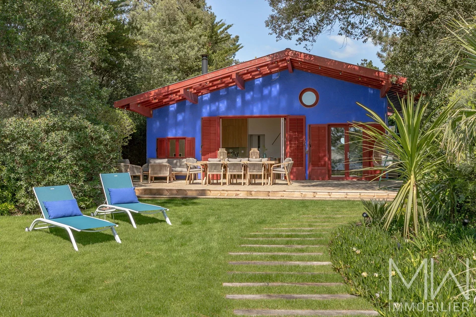 CHARMING VILLA ON THE 1ST LINE – 44HA AREA – CAP FERRET – SLEEPS 8