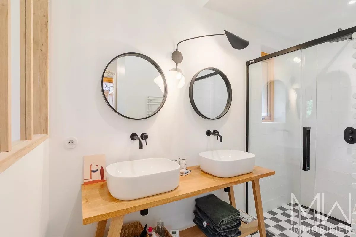 WOODEN VILLA WITH POOL – PETIT PIQUEY – SLEEPS 12