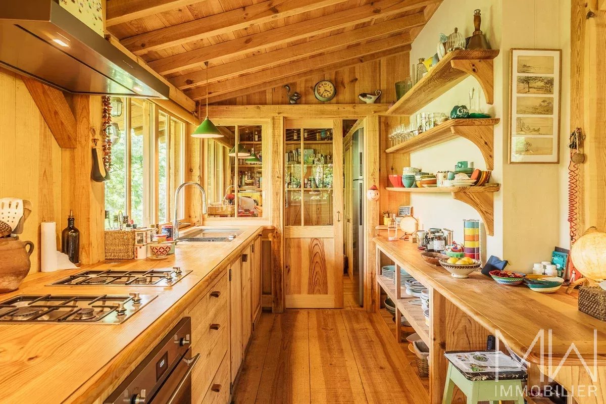 SEASONAL RENTAL CAP FERRET CENTER – SLEEPS 8