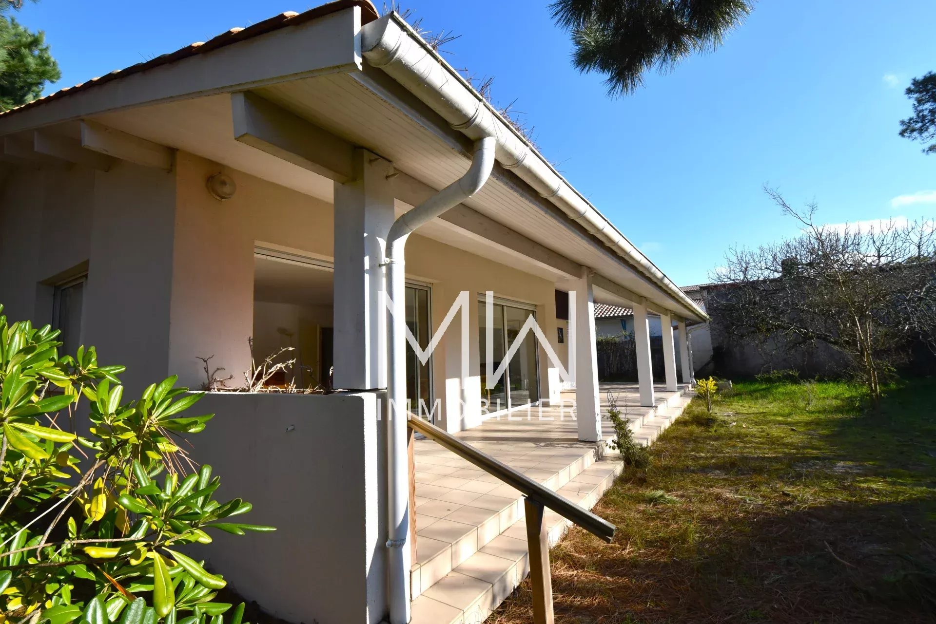 VAST VILLA IN THE HEART OF CAP FERRET