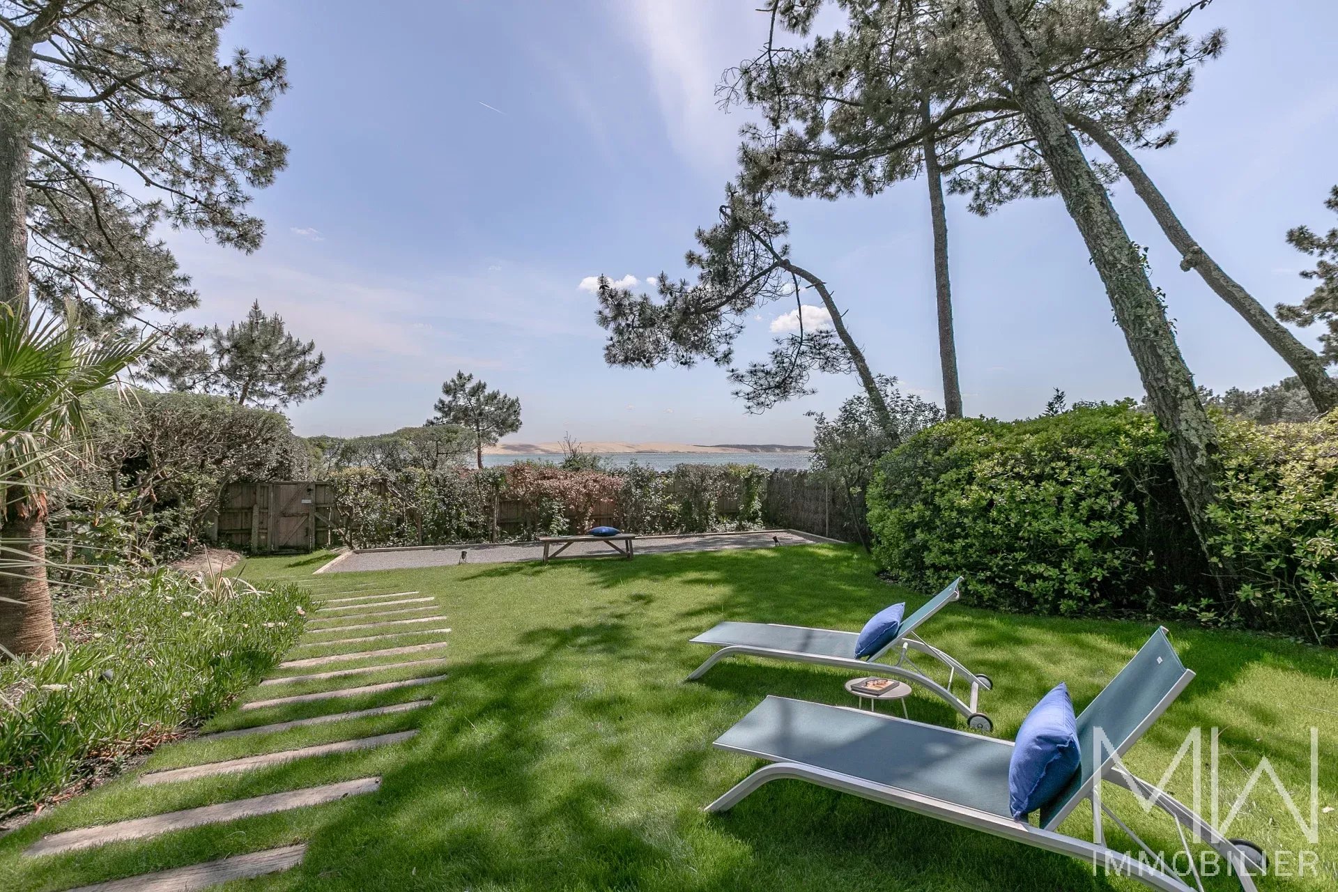 CHARMING VILLA ON THE 1ST LINE – 44HA AREA – CAP FERRET – SLEEPS 8