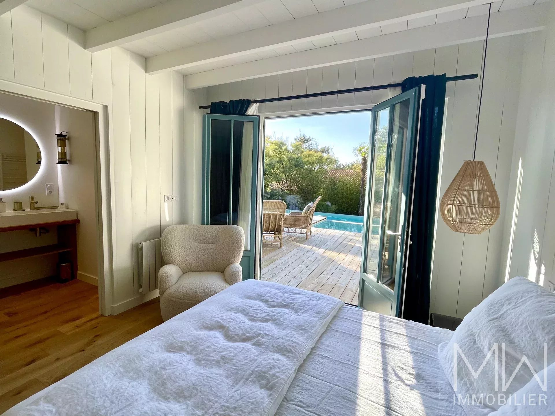 LUXURY VILLA RENTAL IN A PEACEFULL AREA – SLEEPS 10