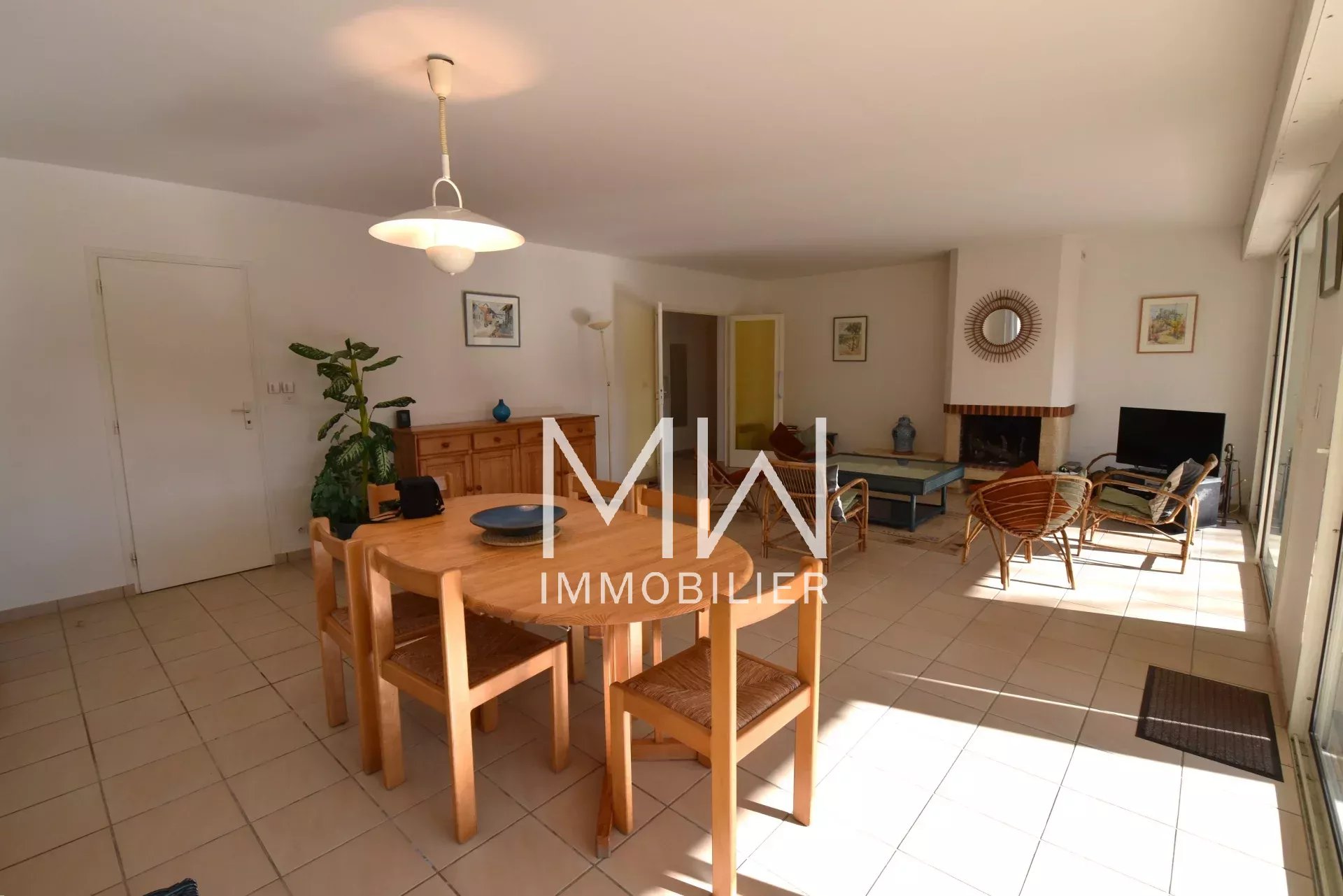 VAST VILLA IN THE HEART OF CAP FERRET