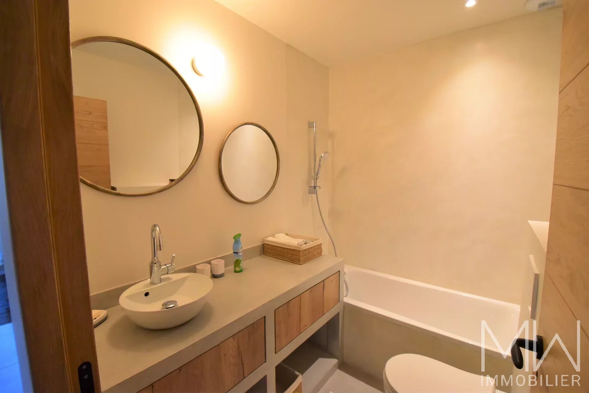 VERY PLEASANT VILLA WITH SWIMMING POOL – PLAGE DES AMERICAINS – SLEEPS 8