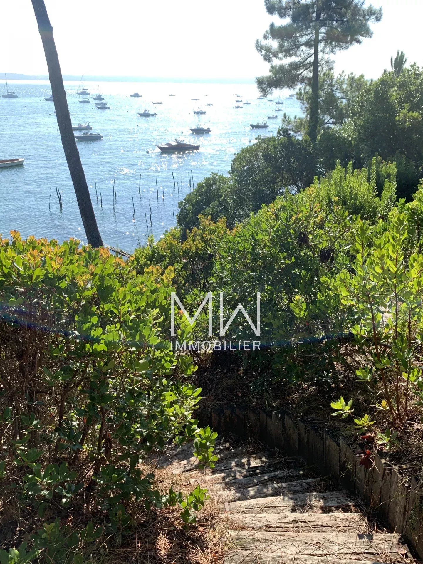 VILLA FOR RENT IN THE FIRST LINE OF ARCACHON BAY – SLEEPS 10