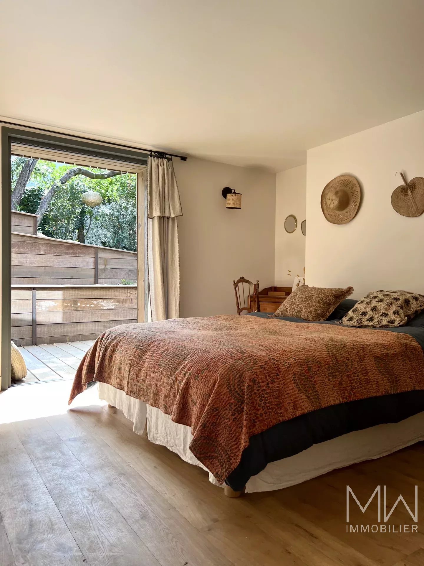 BEAUTIFUL WOODEN VILLA IN THE HEART OF CAP FERRET – SLEEPS 14