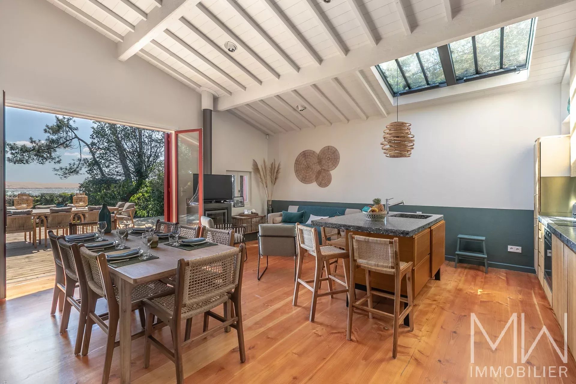 CHARMING VILLA ON THE 1ST LINE – 44HA AREA – CAP FERRET – SLEEPS 8