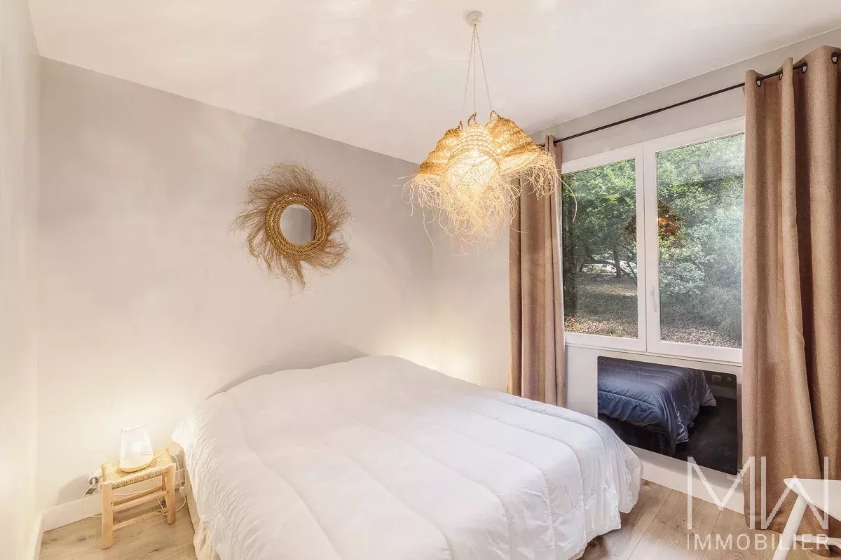 BEAUTIFUL WOODEN VILLA – LA POINTE AUX CHEVAUX PETIT PIQUEY – SLEEPS 9