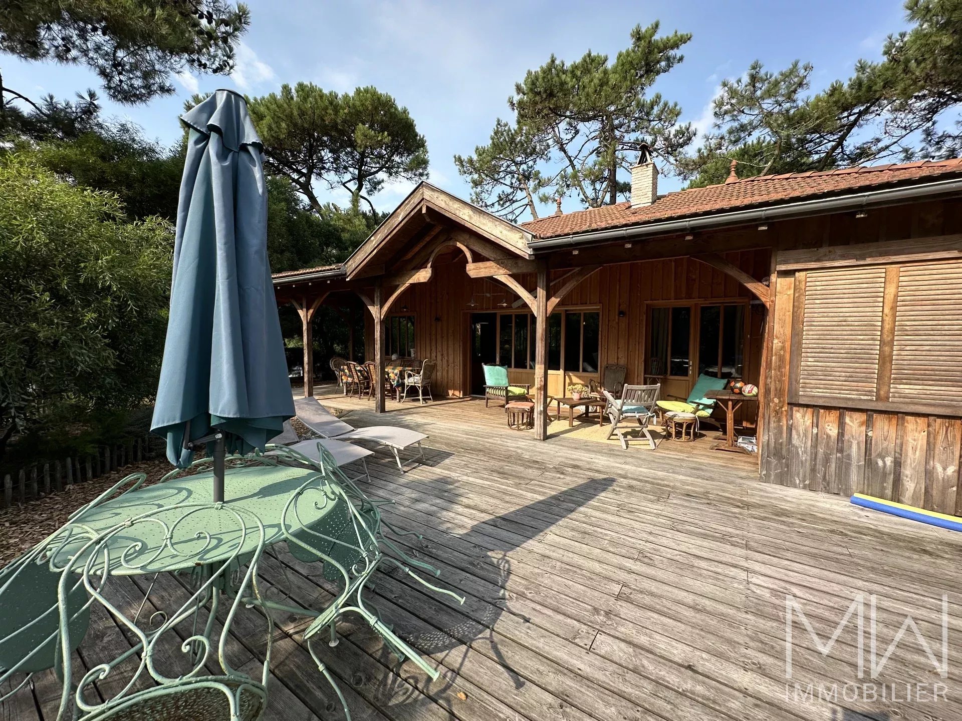 WOODEN VILLA WITH POOL – CAP FERRET – SLEEPS 8