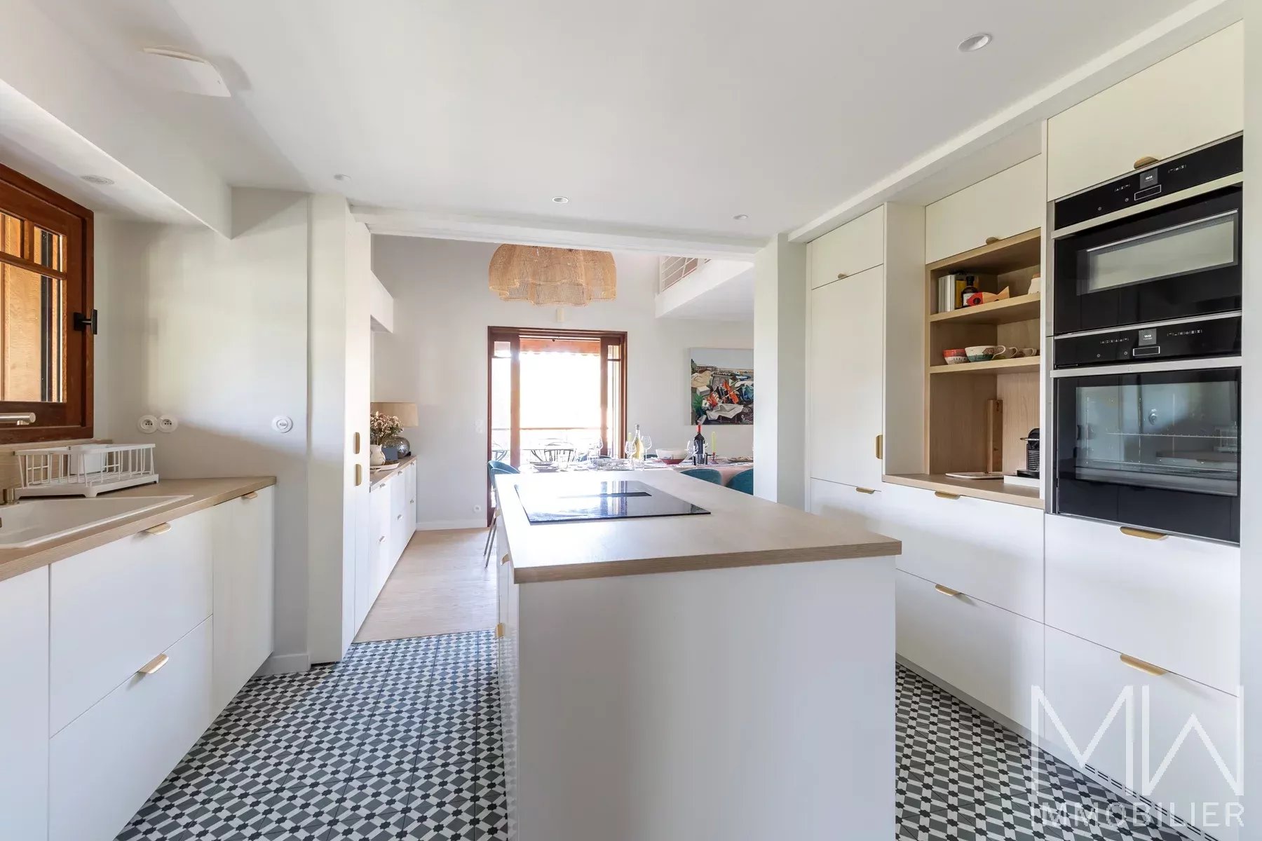 PLEASANT WOODEN VILLA WITH SWIMMING POOL – CAP FERRET – SLEEPS 10