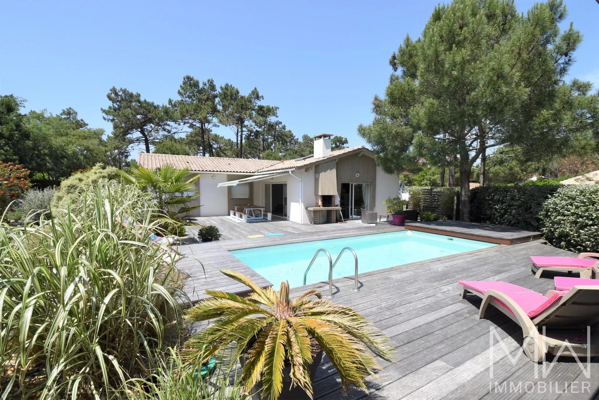 VILLA DE VACANCES AVEC PISCINE – LE CANON  – 8 COUCHAGES