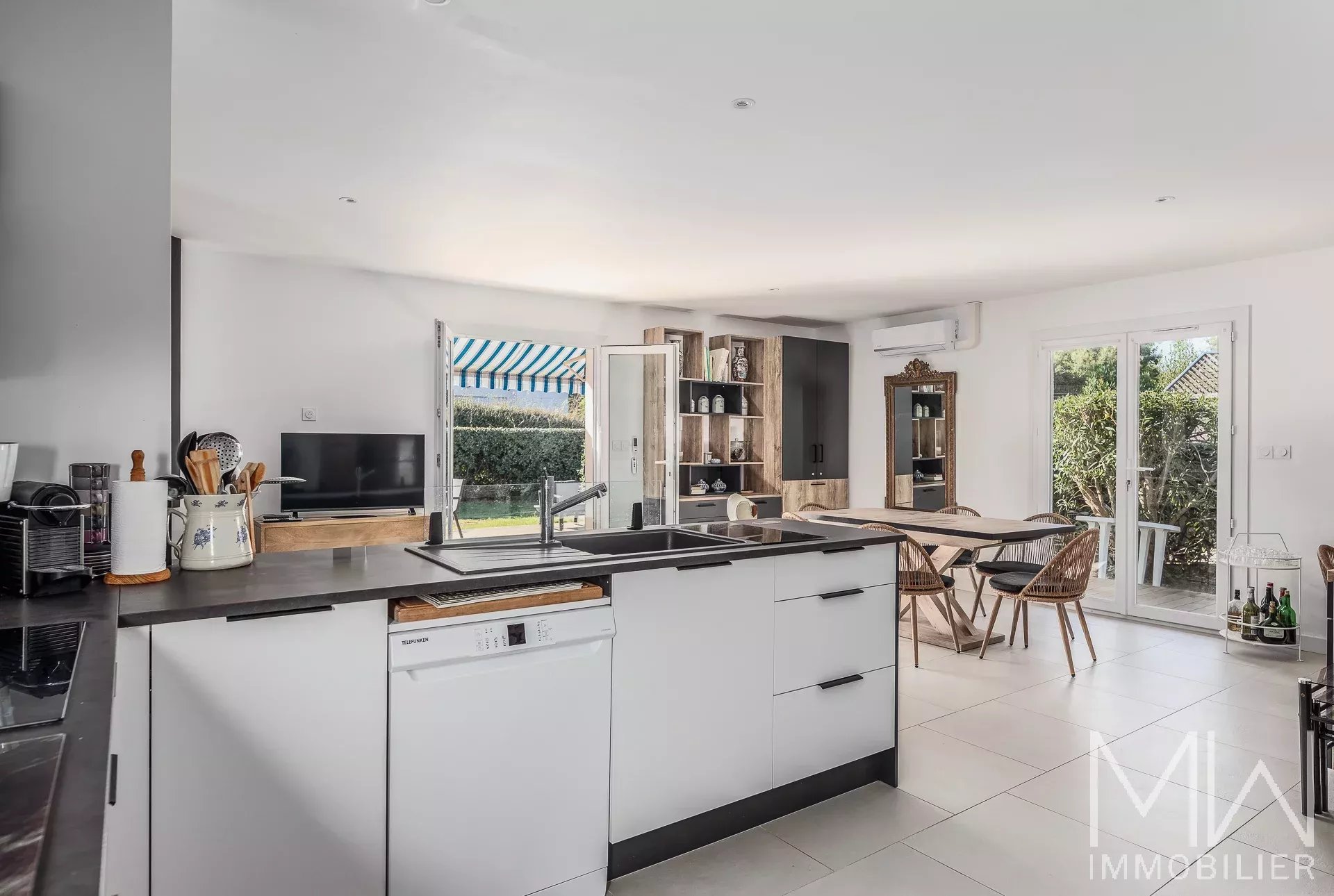 CHARMING VILLA WITH POOL IN THE HEART OF CAP FERRET – SLEEPS 6