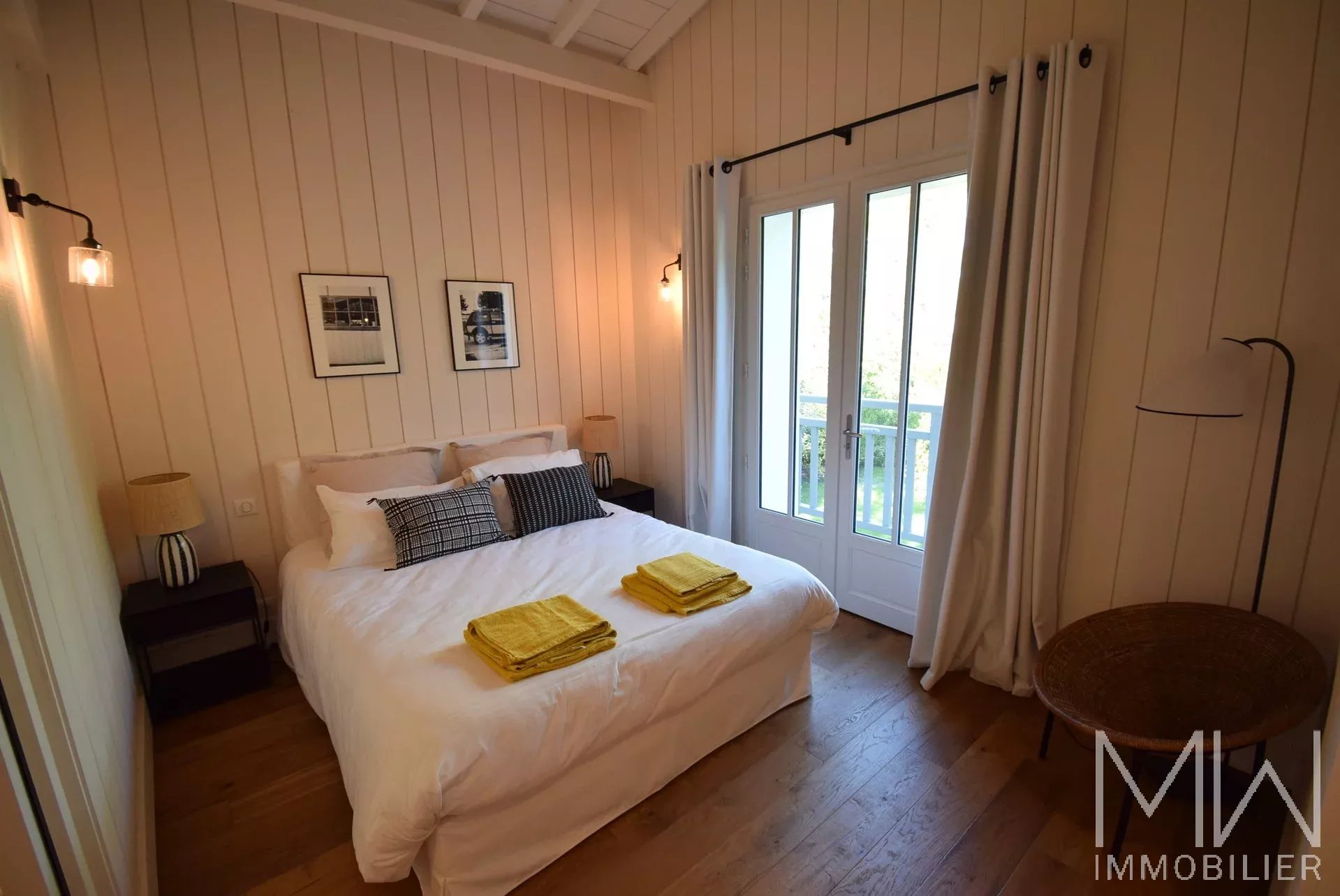PRETTY WOODEN VILLA IN THE HEART OF CAP FERRET – SLEEPS 8