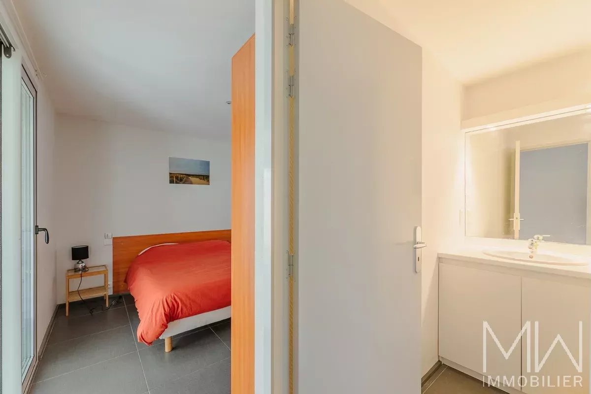 FRONT BEACH VILLA – PETIT PIQUEY – SLEEPS 8