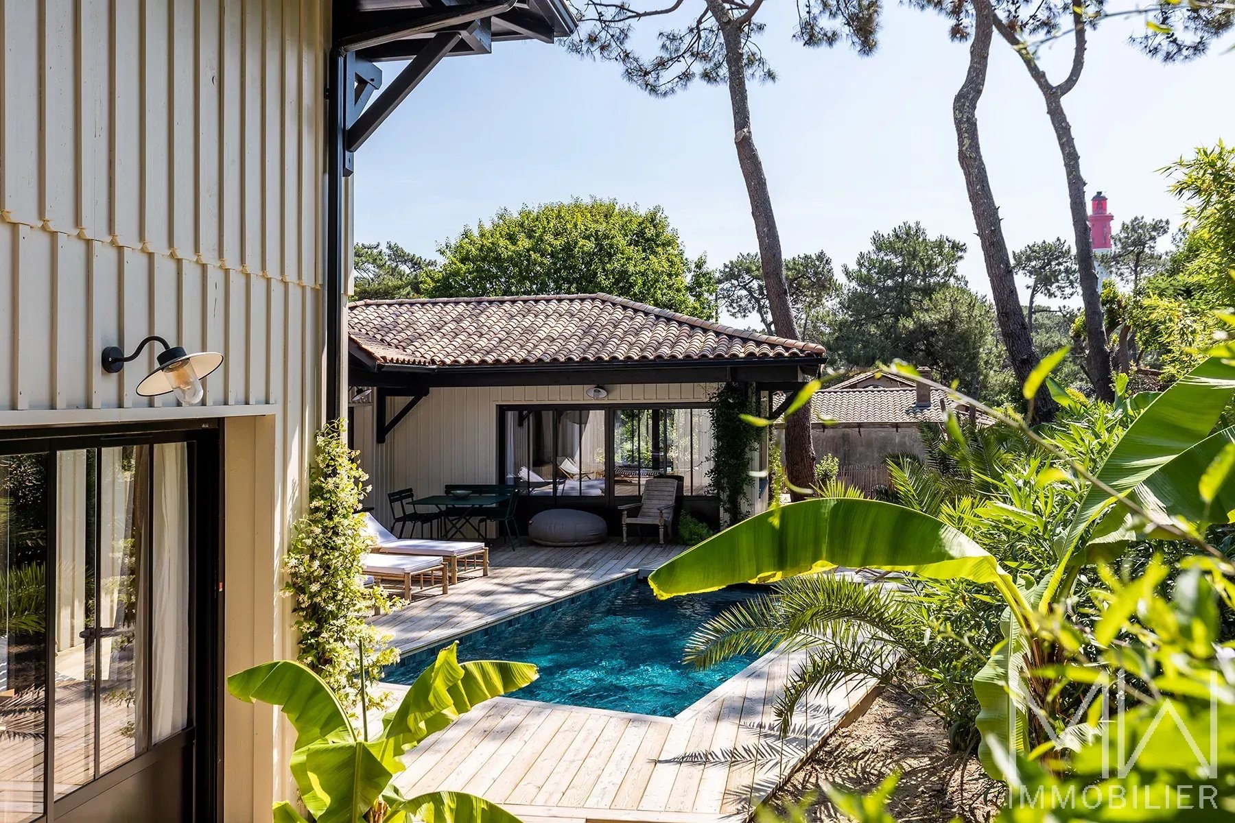 MAGNIFICENT WOODEN VILLA WITH SWIMMING POOL – CAP FERRET – SLEEPS 12