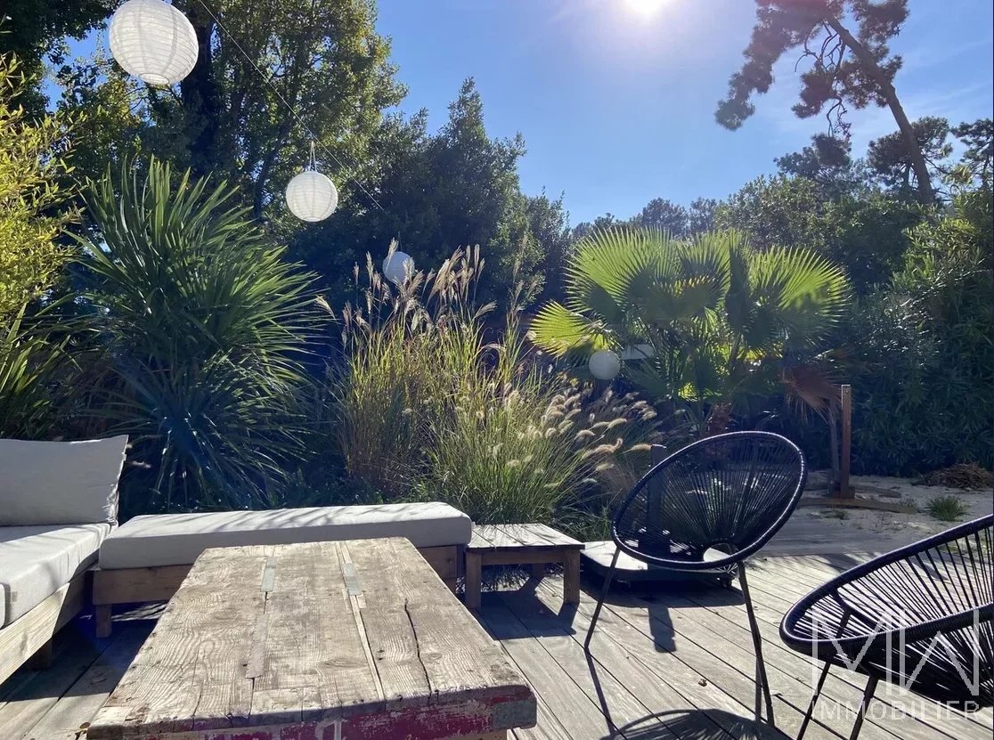 CHARMING, PEACEFUL VILLA – L’HERBE -SLEEPS 8