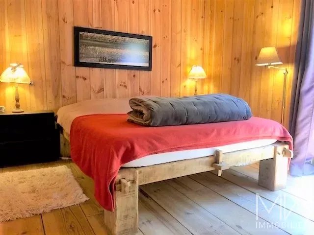 PRETTY WOODEN VILLA ON THE EDGE OF THE 44 HECTARES AREA – CAP FERRET – SLEEPS 10