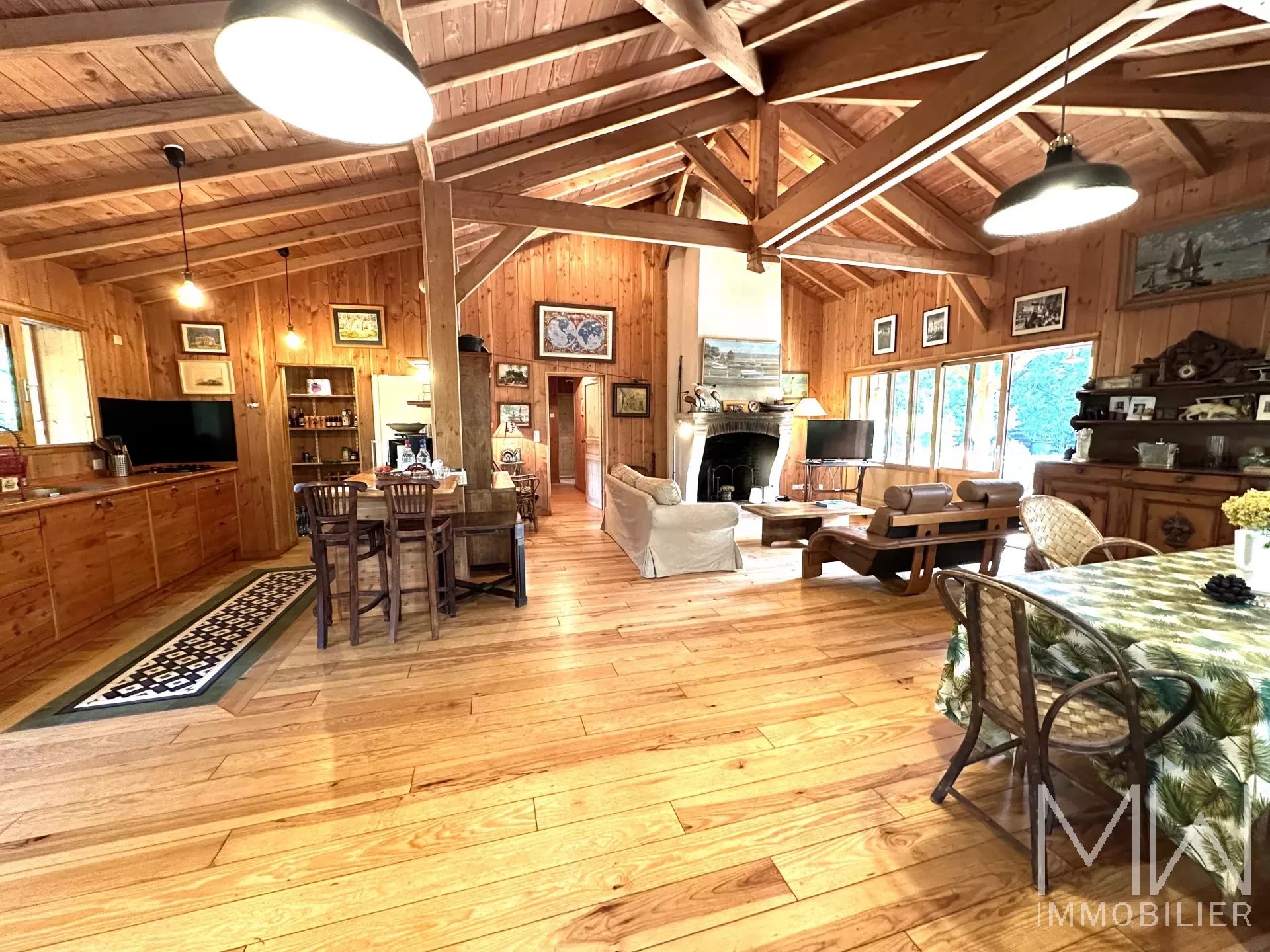 WOODEN VILLA WITH POOL – CAP FERRET – SLEEPS 8